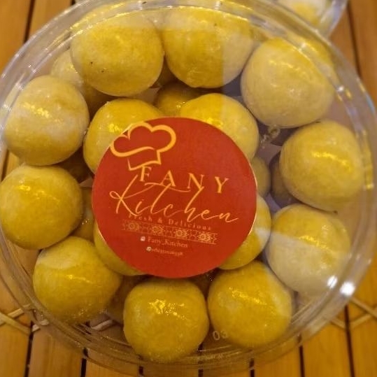 

KUE NASTAR