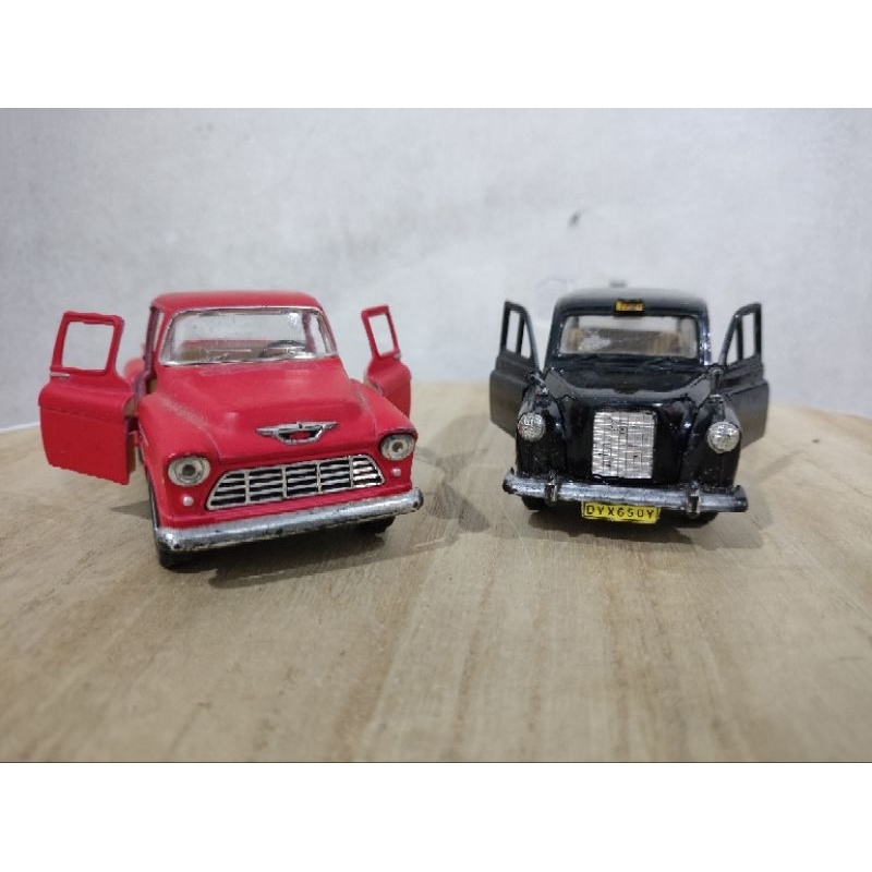 Diecast Mobil Klasik Chevy Pick Up Austin FX4