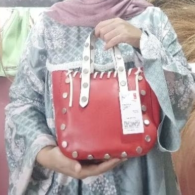 Tas Tangan Warna Merah