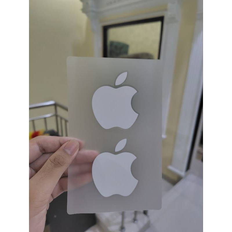 

stiker logo Apple bawaan iPad