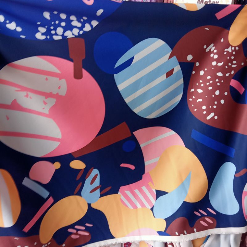 Kain - Kain Twill Silk Motif Buah Impor - Kain Silk Motif - Kain Meteran Pj | Harga Per Setengah Met