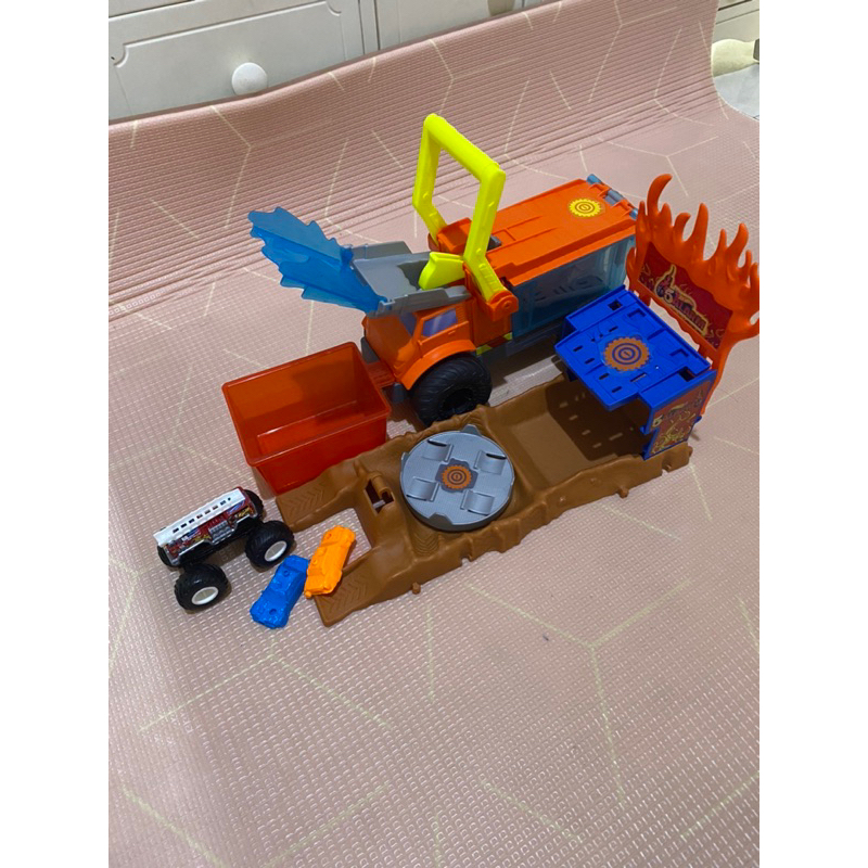Hotwheels arena smasher 5 alarm