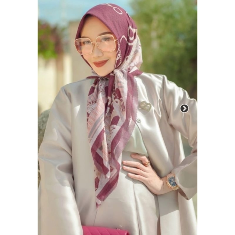 Ready NEW BS Buttonscarves The Chain 2 Series Voile Scarf in Hibiscus