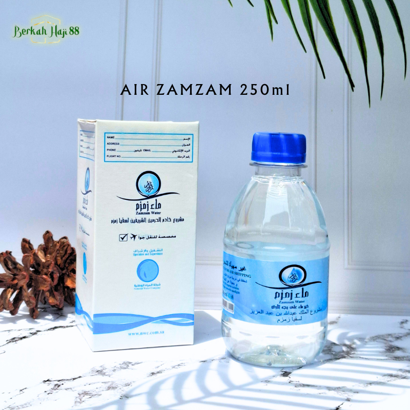 

Air Zamzam 250ml Asli 100% Original kemasan Dus Pipi Clo Premium Hadiah Gift Oleh Oleh Haji Umroh