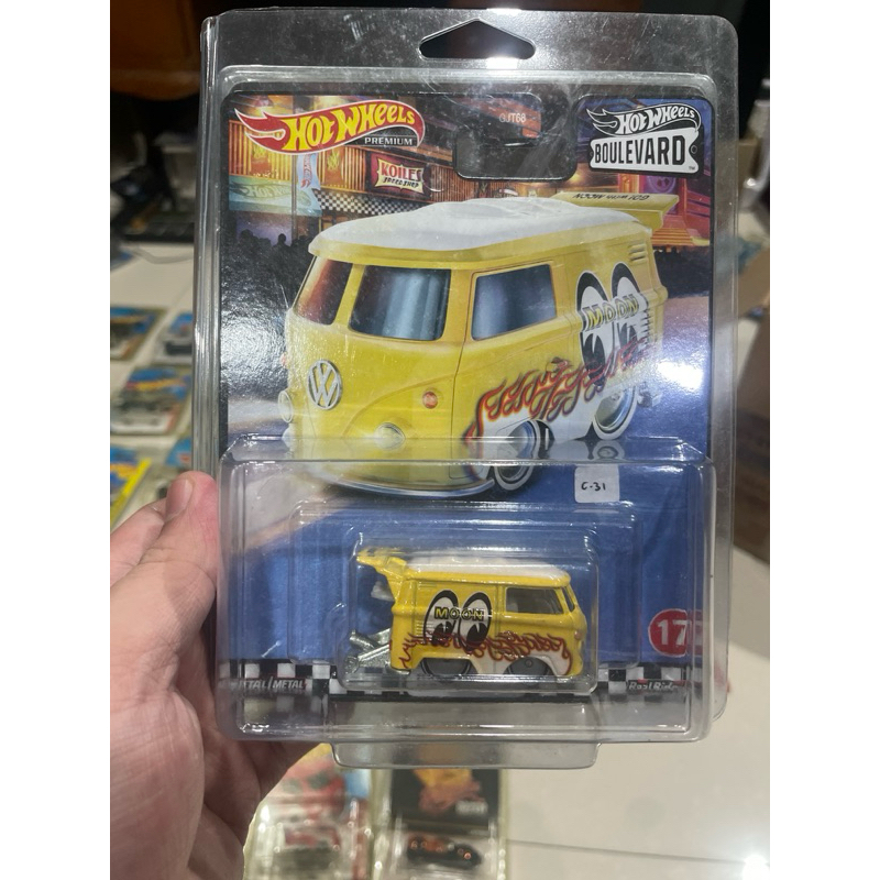 cool kombi Hot Wheels Boulevard mooneyes