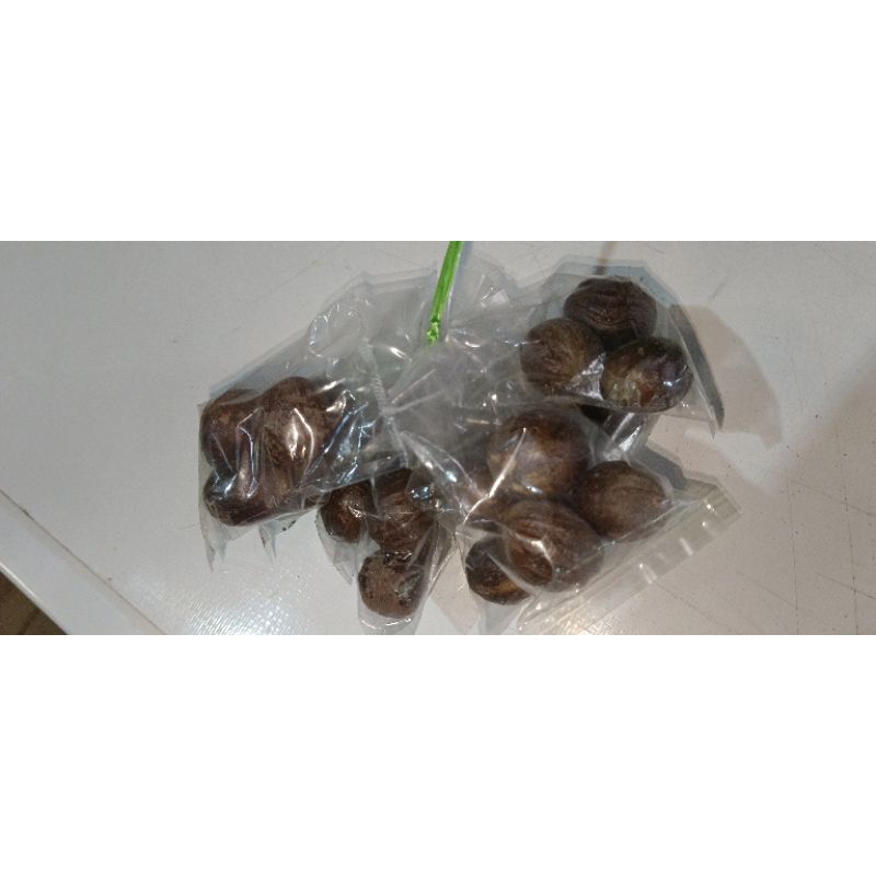 

buah pala bumbu dapur renceng