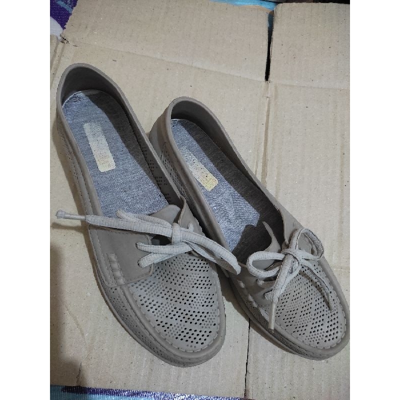Preloved Sepatu Karet Jelly merk Bara Bara