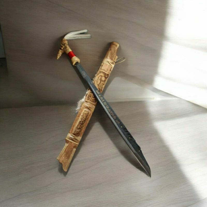 Pajangan Mandau Dayak Borneo  Souvenir Dekorasi Rumah Model Antik