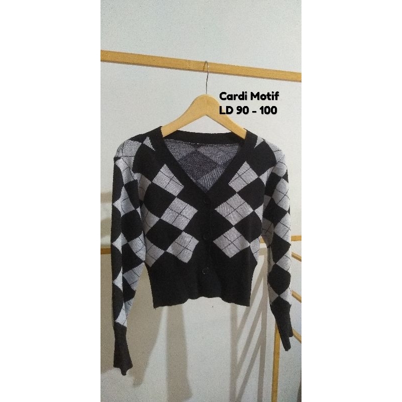 Cardi Ketupat Crop