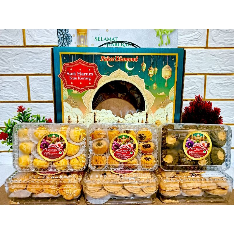 

Kue Kering Lebaran Sari Harum Diamond Isi 6 Toples | Paket Kue Kering Lebaran | Parsel Kue Kering Lebaran | Hampers Paket Kue Kering Dan Snack Cemilan Lebaran Idul Fitri Terlaris