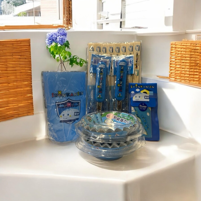 Preloved Sanrio Shinkansen Lunch Set (Free Dino Lunch Cloth)