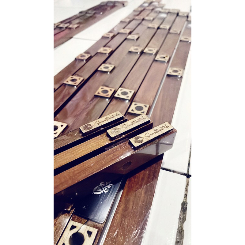 Standar kayu jati sensitive strike