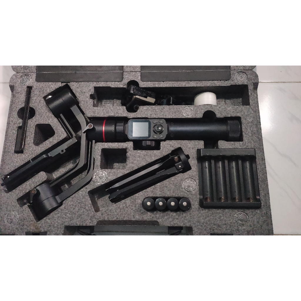 GIMBAL STABILIZER UNTUK KAMERA , MERK FEIYU TECH AK2000 BEKAS / SECOND , KONDISI BAIK DAN LAYAK DI G