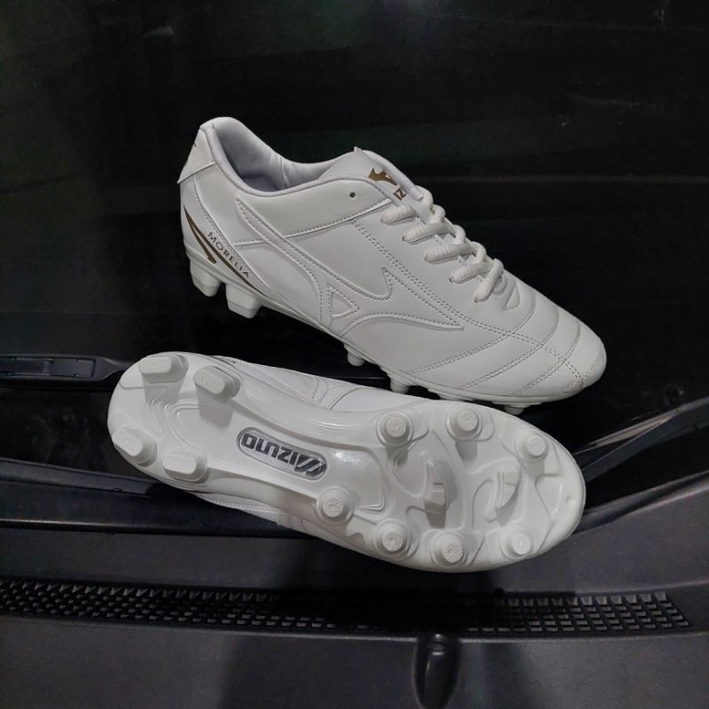 Sepatu sepak bola MIZUNO