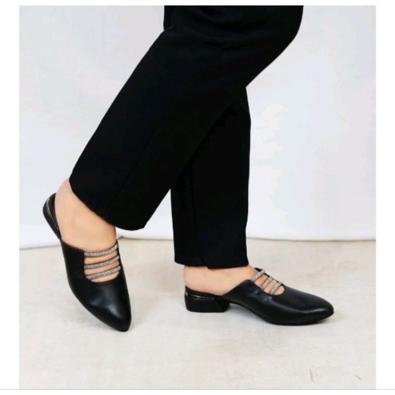 SENDAL POLLUX/SLOP WANITA KEKINIAN/SENDAL KULIT FS12