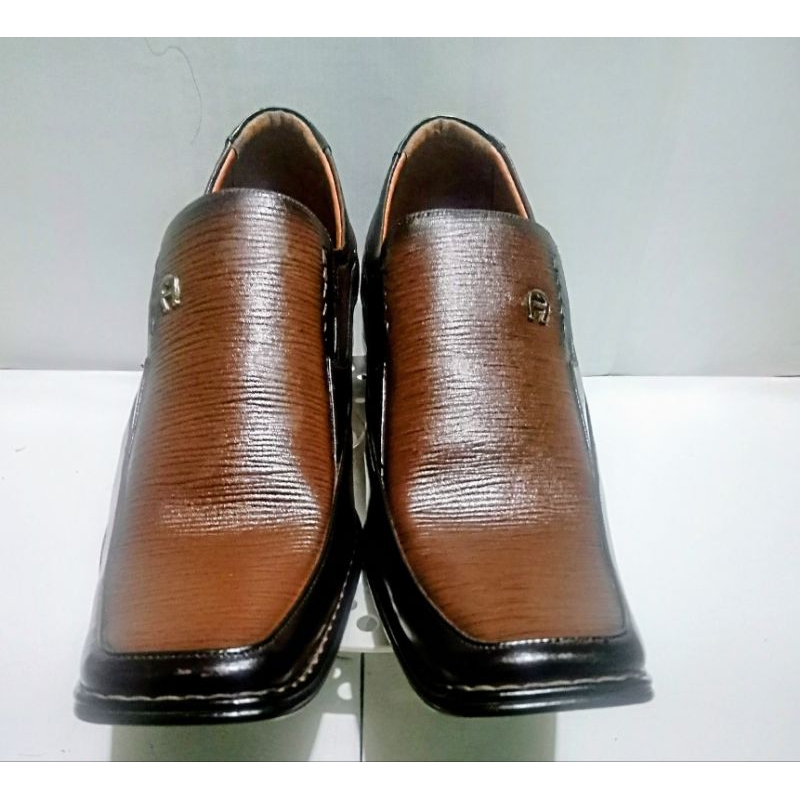 Aigner 0024 - Sepatu Pria Kekinian Keren Murah Pantofel Formal Kerja Kantor Terbaru 2025 Original 10