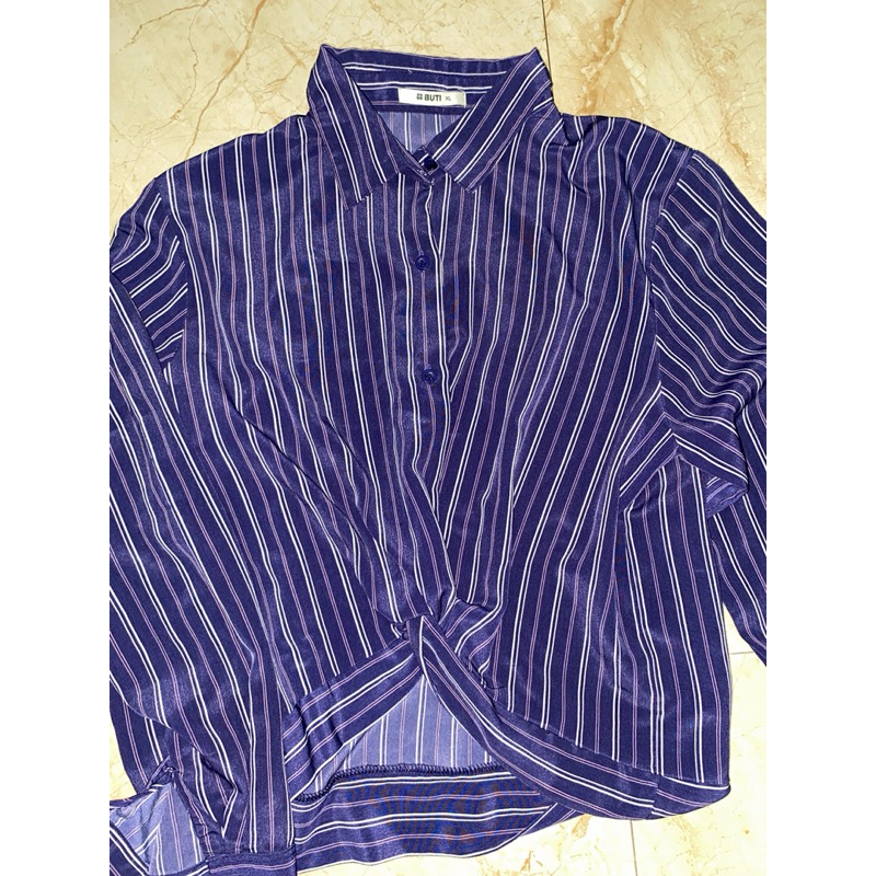 Kemeja Garis Biru Lengan Panjang