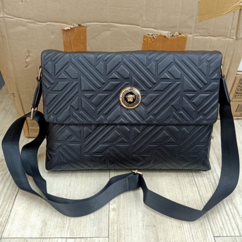 Tas selempang Versace Logo Embos Messenger Bag Leather Premium Quality