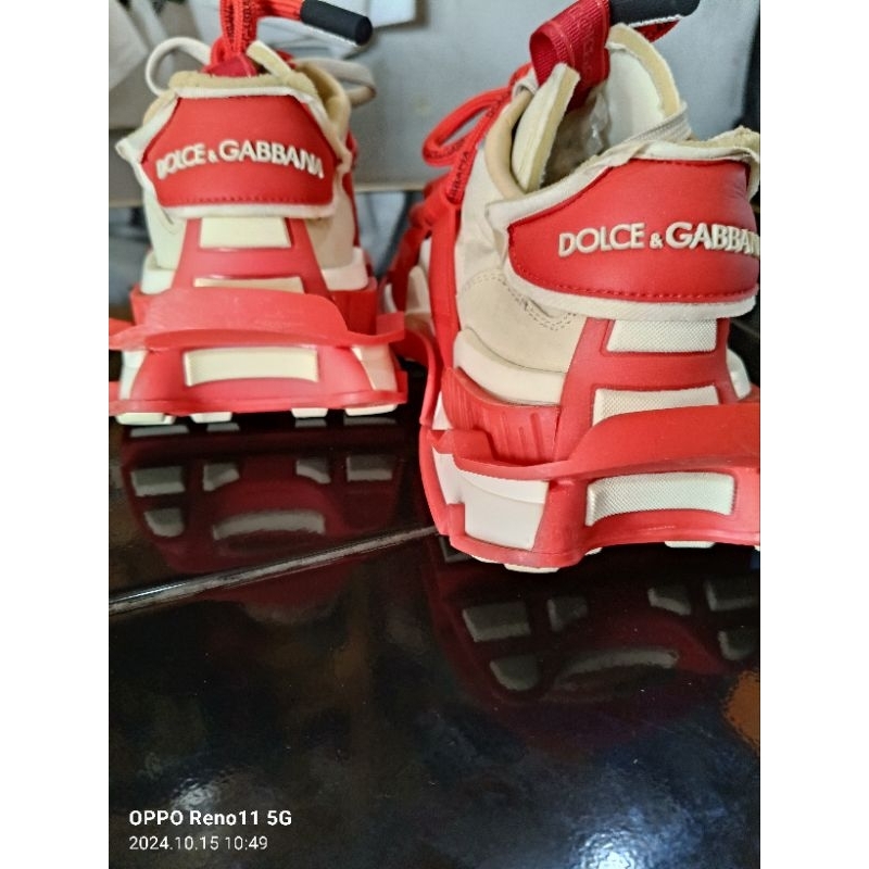 sepatu prelove sport brand Dolce & Gabbana