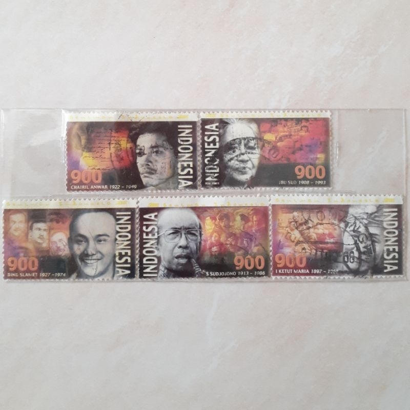 

(A) Perangko Indonesia Seniman Indonesia Tahun 2000 set lengkap 5pcs