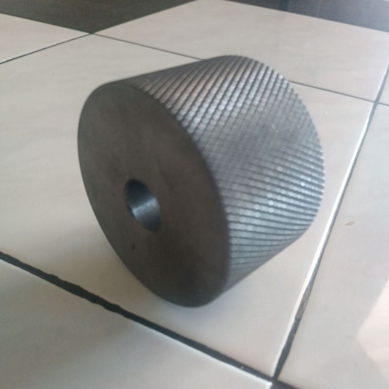 ROLL BESI KASAR MOTIF bahan cor untuk mesin as 19