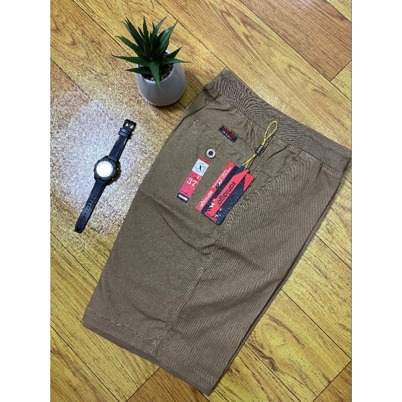 CELANA PENDEK CASUAL XANIAGO COKLAT