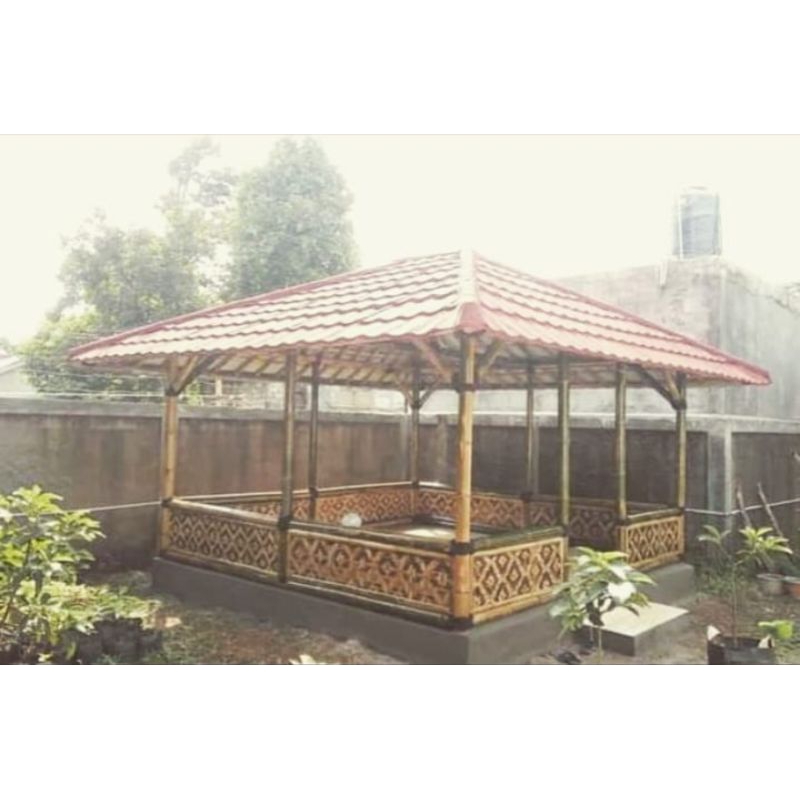 Saung gajebo. gubug bambu. tempat peneuh. saung taman