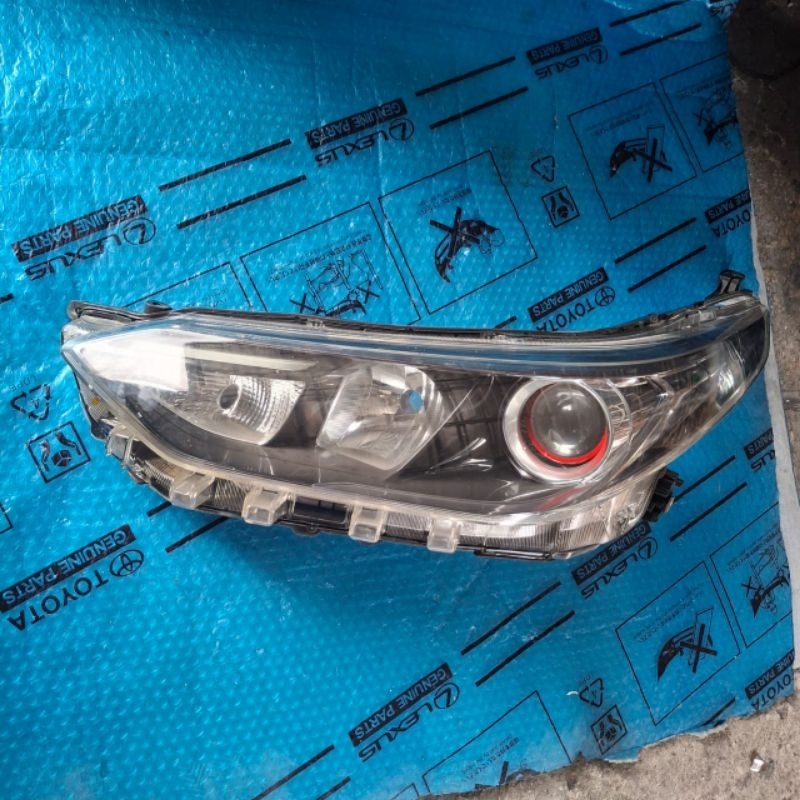 HEADLAMP LAMPU DEPAN MOBIL TOYOTA YARIS TRD 2018 2019 2020 ORIGINAL KIRI