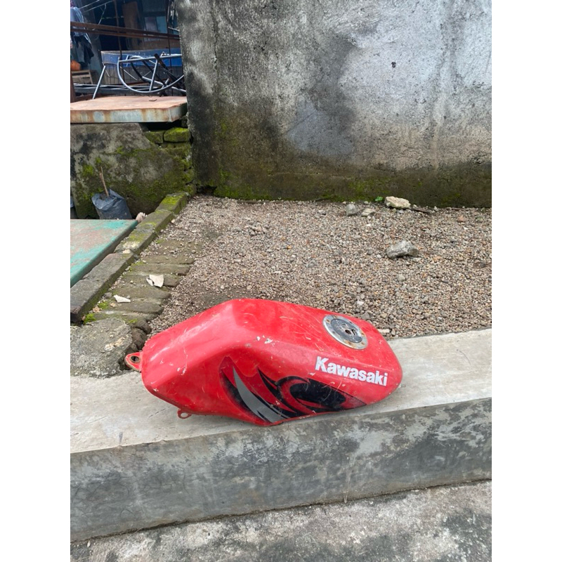 tangki ninja r/ss original copotan copotan kondisi bahan bocor