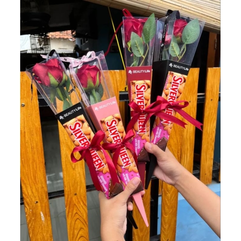 

Silverqueen Single Rose