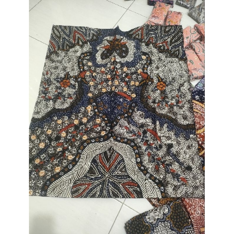 KAIN BATIK TULIS ASLI TULIS BATIK KEKINIAN BATIK PAMEKASAN JARIK KEMEJA BATIK BLOUSE BATIK.