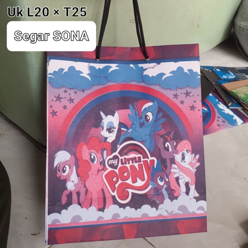 

Paper Bag karakter /LUSIN