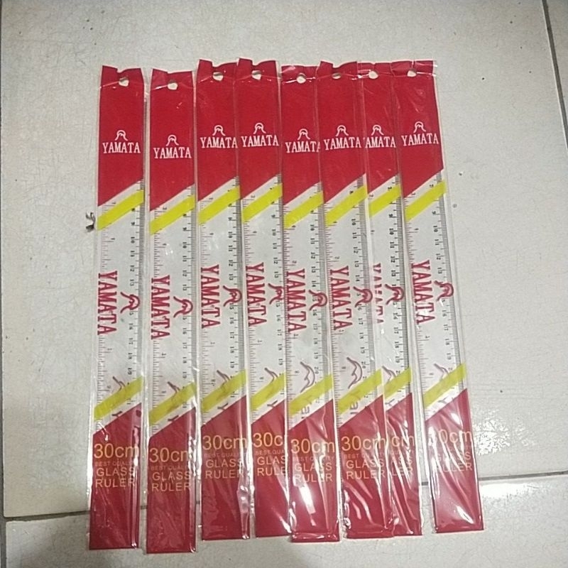 

(1 pcs) Mistar bening yamata 30 cm satuan