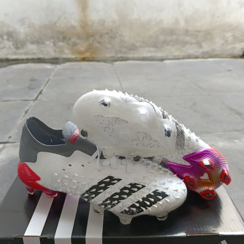 Sepatu Bola Adidas Predator freak 1. Low White Red