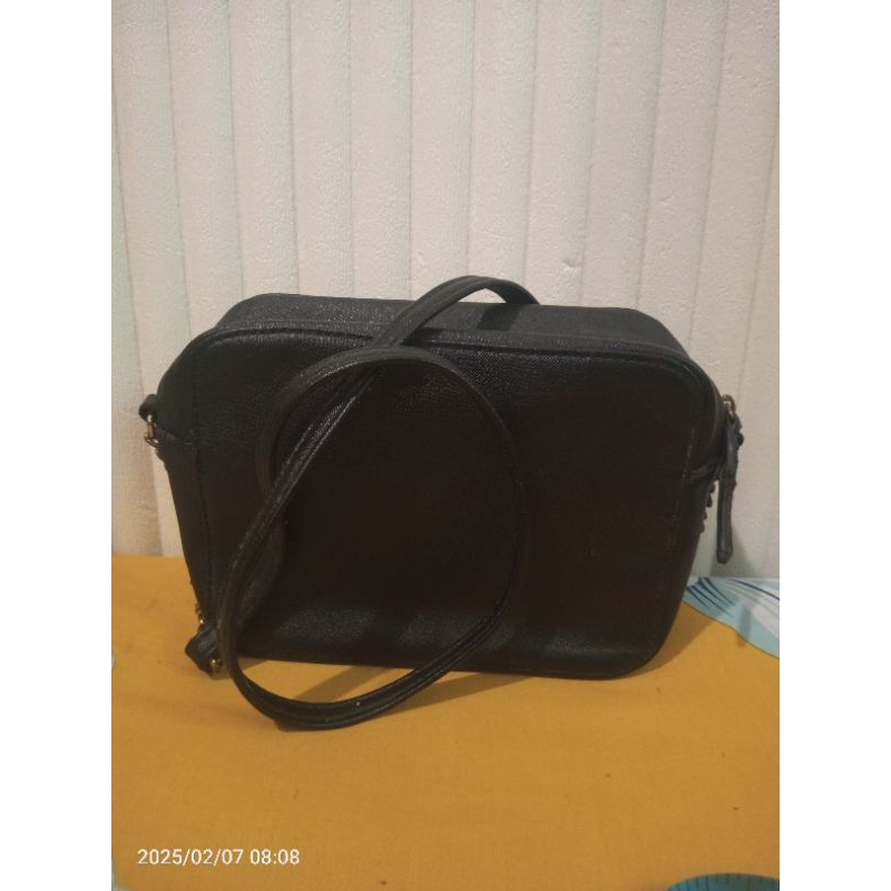 Preloved Tas wanita Sling Bag Branded