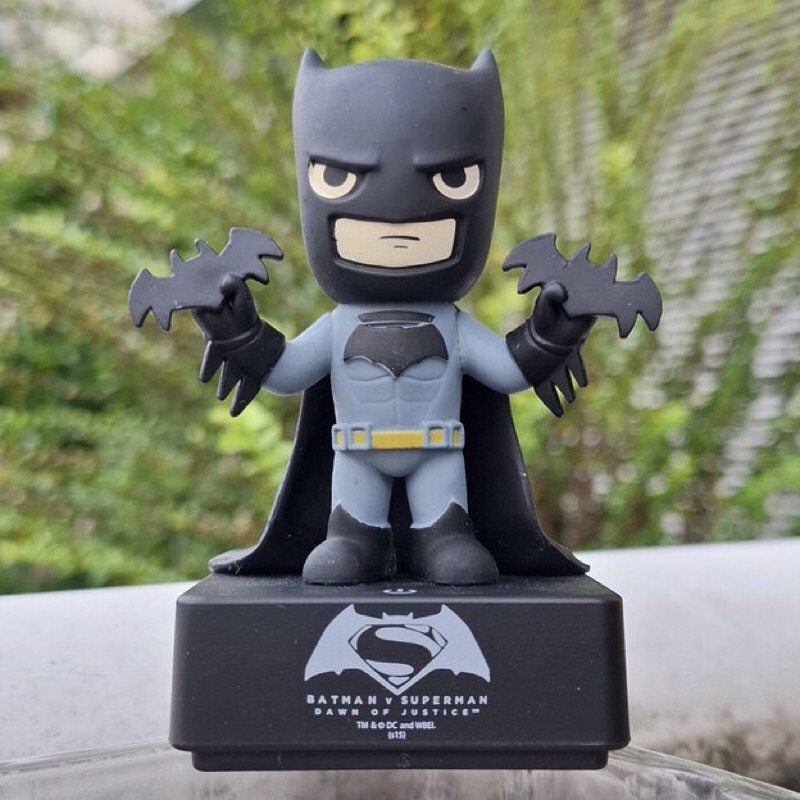 BATMAN VS SUPERMAN ACTION FIGURE