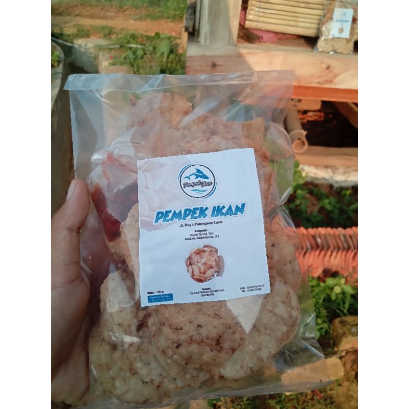 

krupuk pempek goreng *order minimal 2pcs*
