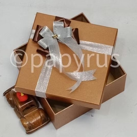 

PAPYRUS 20x20 Tinggi 10cm Kotak Kado Gift Box V2