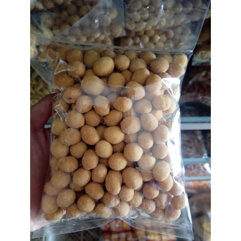 

Kacang Atom