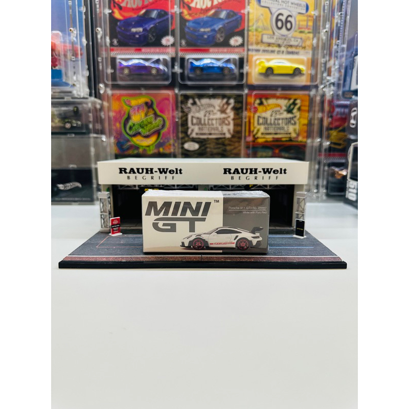 Mini GT No 706 Porsche 911 (992) GT3 RS Weissach Package White with Pyro Red