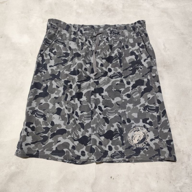 Celana Pendek pria the rolling Stone camo