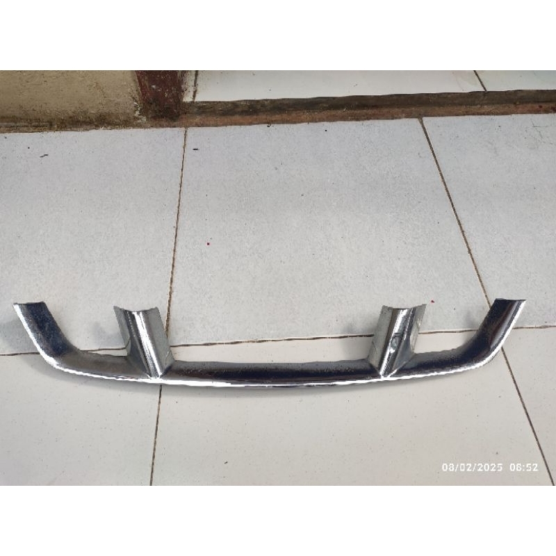 Moulding Radiator Grill Lower Panther Touring Bawah Original Second