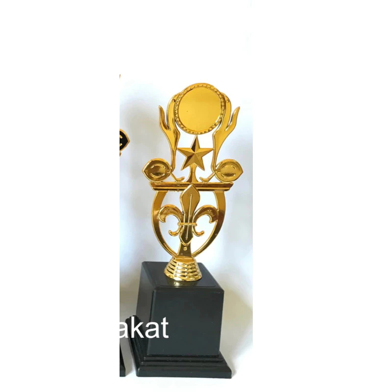 Piala Pramuka Piala Pramuka Emas Tatakan Hitam Tinggi 30 cm