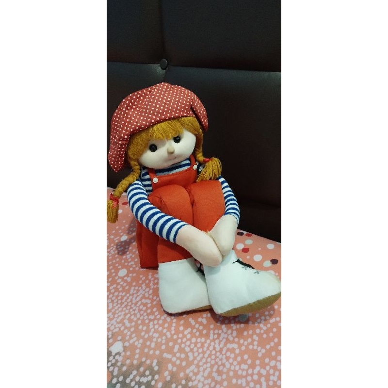 Boneka kain Vintage1988 kaki panjang bisa dilipat berbagai pose,mata plastic,rambut benang wool ,buk