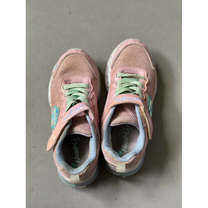 Preloved Sepatu Anak Skechers Heart Lights