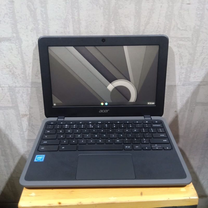 Acer Chromebook C733, Like New, Seri Baru, Slim, Silver Dop