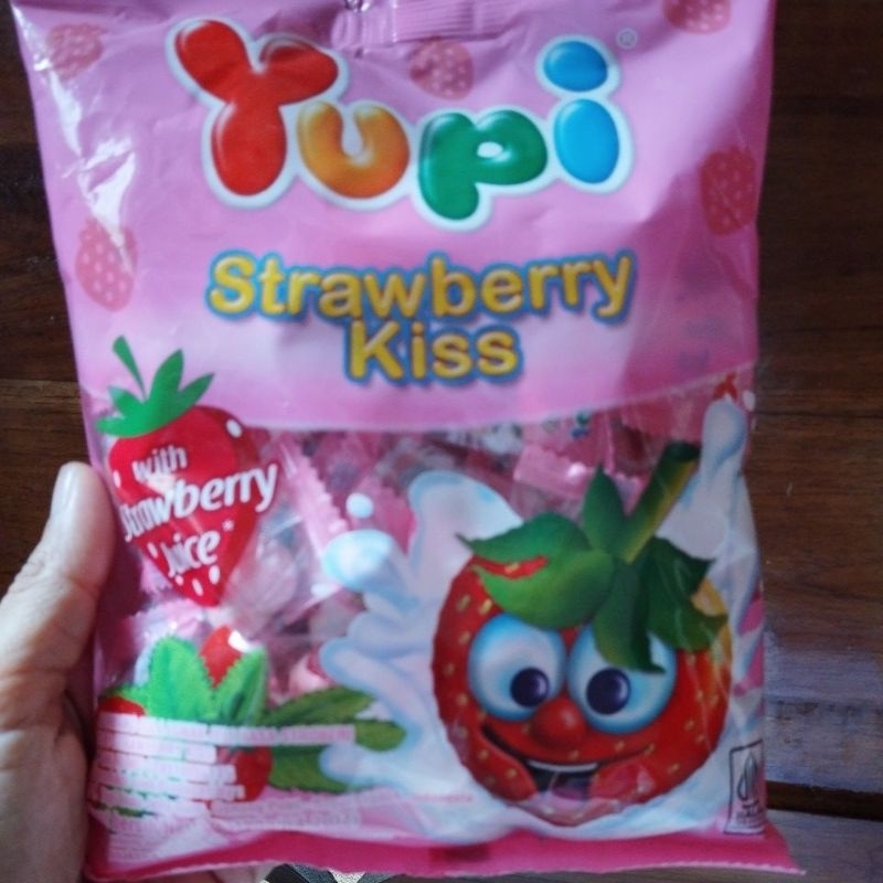 

Yupi Strawberry Kiss