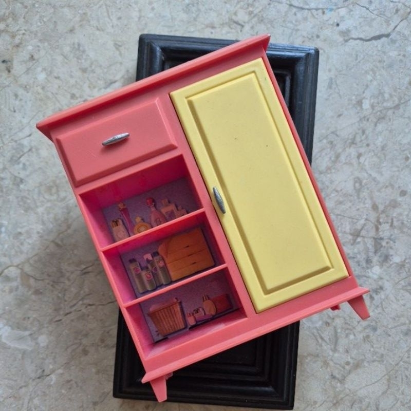 Furniture Lemari / cabinet meja Barbie mattel vintage