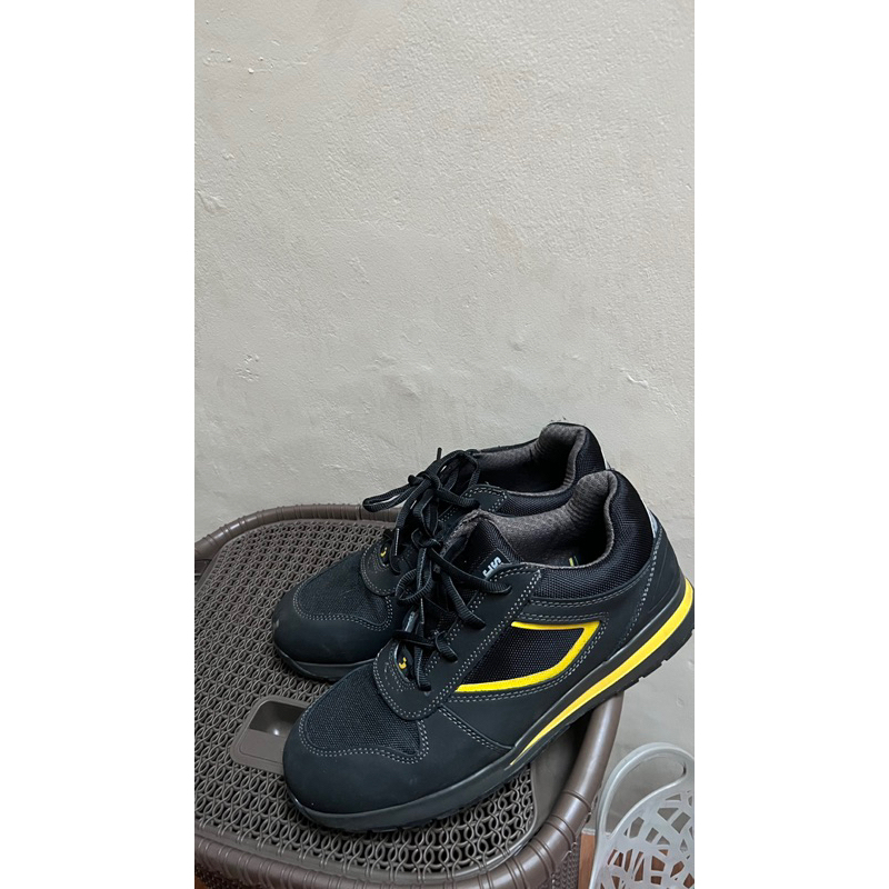 Sepatu Safety Jogger Work