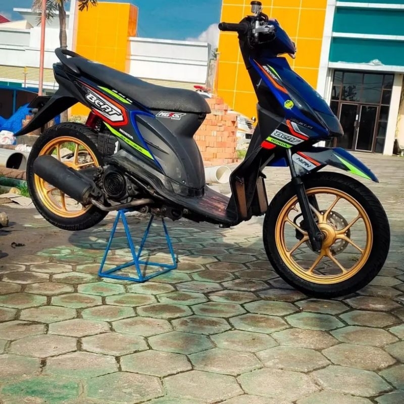 Striping Stiker Sticer Decal Dekal Emblem Motor Honda Beat Karbu Carbu Fi New Deluxe Warna Putih Mer